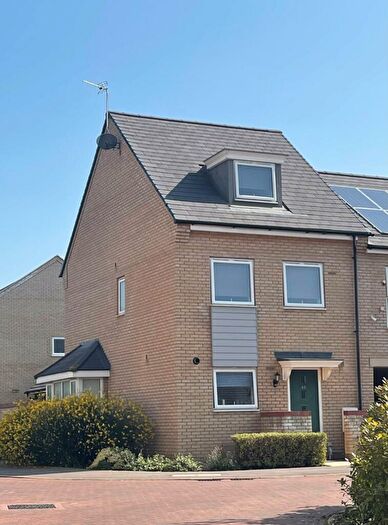 3 Bedroom Semi-Detached House To Rent In Cranesbill Close, Cambridge, CB4