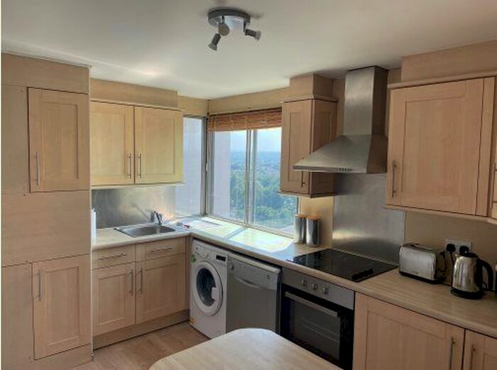 3 Bedroom Property To Rent In The Mall, Bromley, BR1
