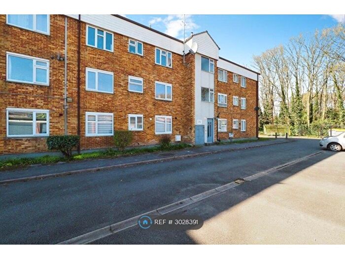 2 Bedroom Flat To Rent In Capitol Court, Nottingham, NG8