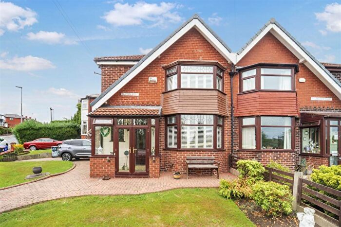 3 Bedroom Semi-Detached House For Sale In Barton Road, Swinton, Manchester, M27