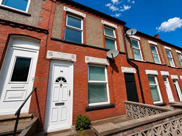 2 Bedroom Terraced House For Sale In St. Peters Road, Luton, Bedfordshire, LU1