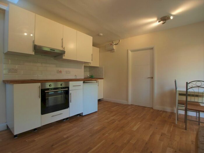 1 Bedroom Flat To Rent In Belmont Road, Turnpike Lane, N15