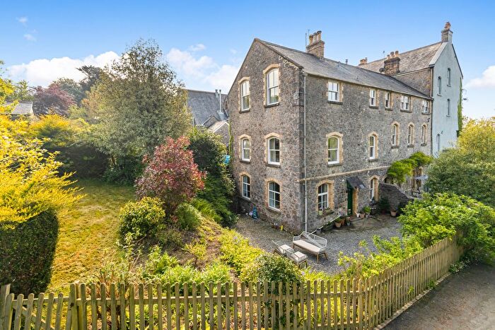 4 Bedroom Semi-detached House For Sale In Chudleigh, Newton Abbot, TQ13