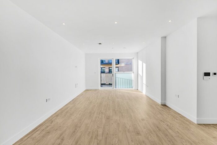 2 Bedroom Flat To Rent In Jargonelle House, Pavana Square Brentford, TW8