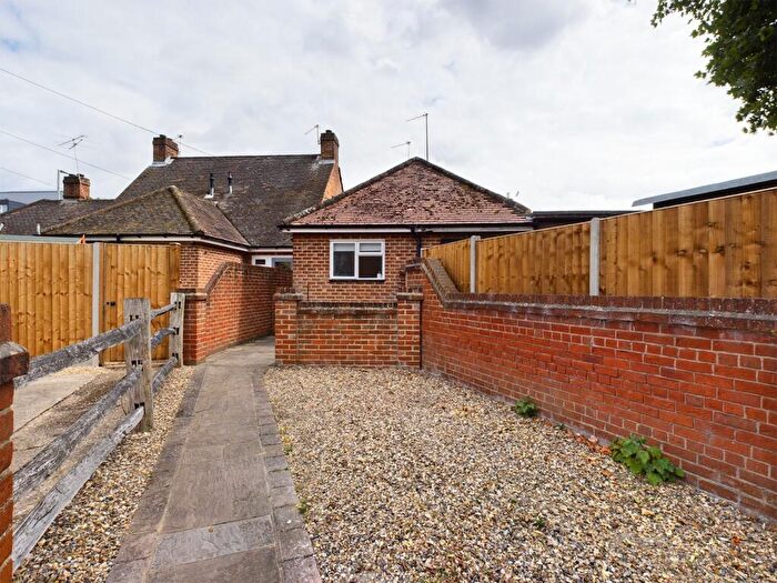 1 Bedroom House To Rent In Chertsey, Surrey, KT16