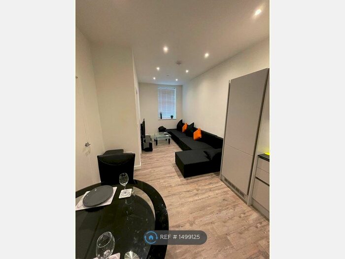 1 Bedroom Flat To Rent In London Road, Staines-Upon-Thames, TW18