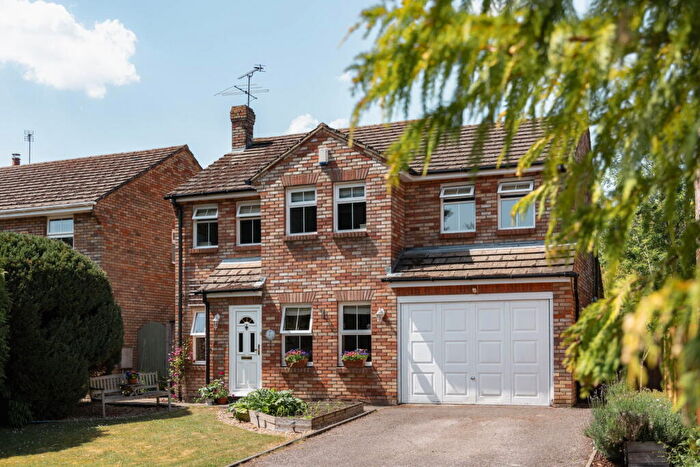 4 Bedroom Detached House For Sale In Lakeside, Tring, Hertfordshire, HP23