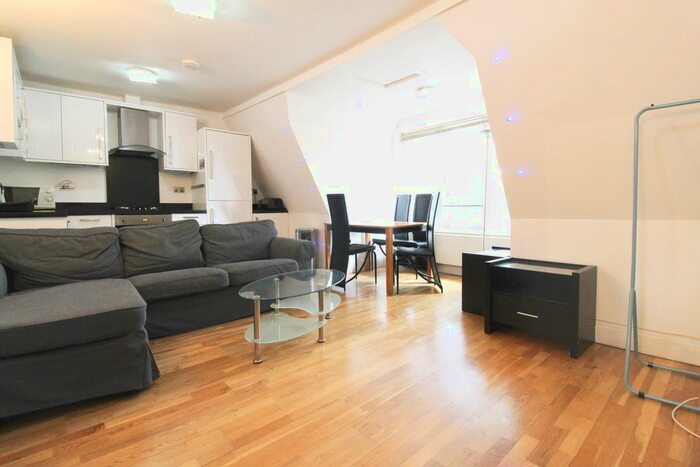2 Bedroom Flat To Rent In Chiswick High Road, London, W4
