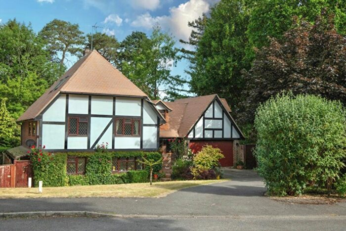 5 Bedroom Detached House To Rent In Broad Ha'Penny Wrecclesham, GU10