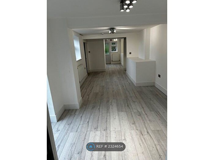 5 Bedroom Detached House To Rent In Birches Head Road, Stoke-On-Trent, ST1