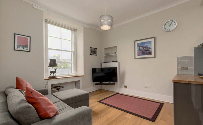 1 Bedroom Flat To Rent In Dean Park Street Edinburgh United Kingdom, EH4