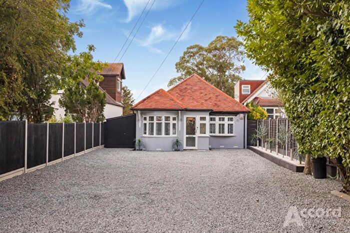4 Bedroom Detached Bungalow For Sale In Hainault Road, Romford, RM5
