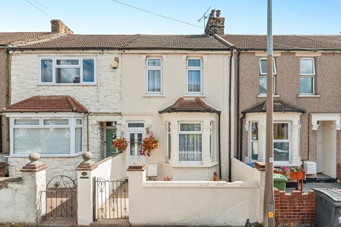 3 Bedroom Terraced House For Sale In Foxton Road, Grays, Essex, RM20