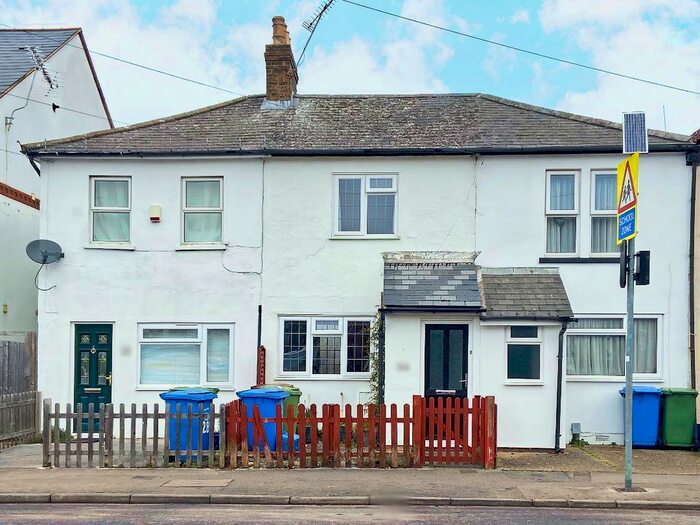 3 Bedroom Terraced House To Rent In Queens Road, Farnborough GU14