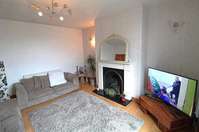 2 Bedroom Terraced House For Sale In Broomfield Road, Marsh, Huddersfield, HD1