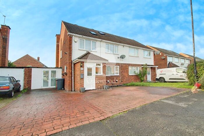 4 Bedroom Semi Detached House To Rent In Darwin Road, Langley, SL3