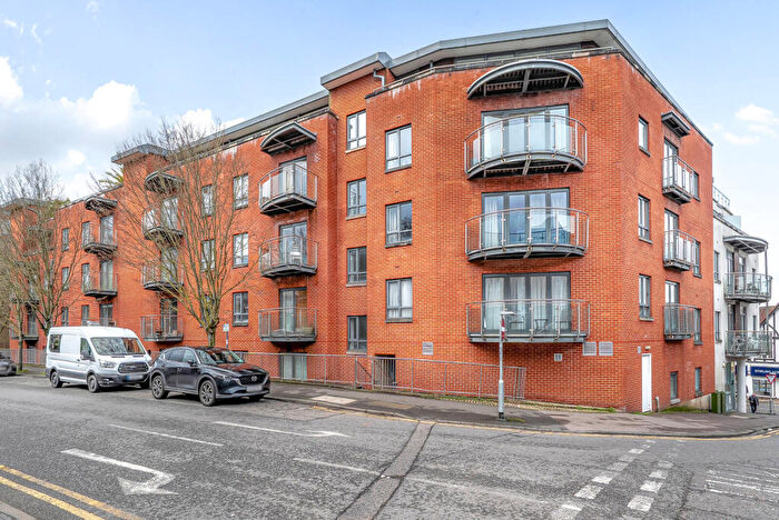 2 Bedroom Flat For Sale In Trinity Gate, Epsom Road, Guildford, GU1