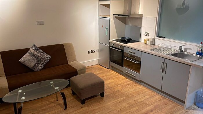 3 Bedroom Flat To Rent In The Lock Building, Whitworth Street, Manchester, M1
