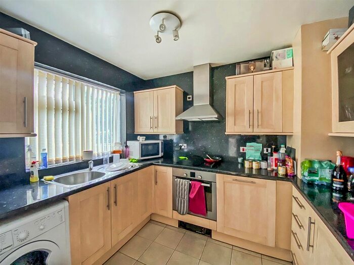 2 Bedroom Flat To Rent In Essex Close, Nod Rise, Coventry, West Midlands CV5