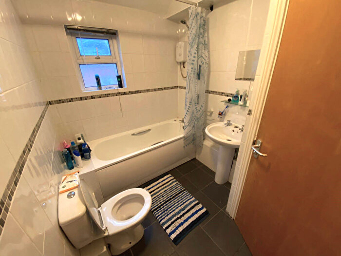 5 Bedroom Terraced House To Rent In Mackintosh Place, Cardiff, CF24