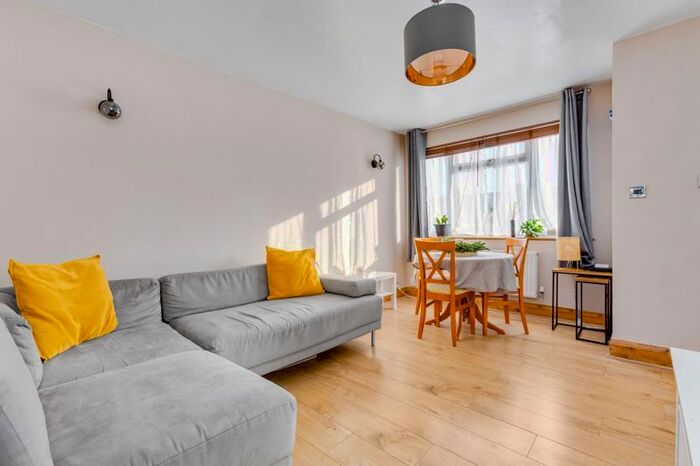 2 Bedroom Terraced House To Rent In Gilders Road, Chessington KT9