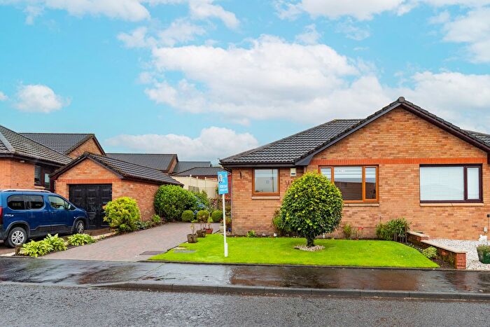 2 Bedroom Semi-Detached Bungalow For Sale In South Dumbreck Road, Glasgow, G65