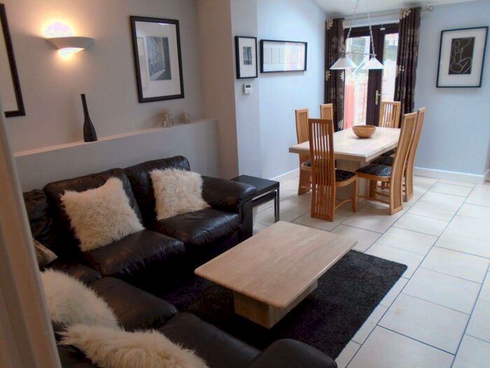 4 Bedroom House To Rent In Tiverton Road, B29