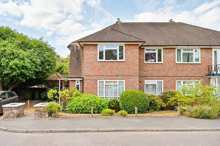 2 Bedroom Flat To Rent In Basildon Close, Sutton, SM2