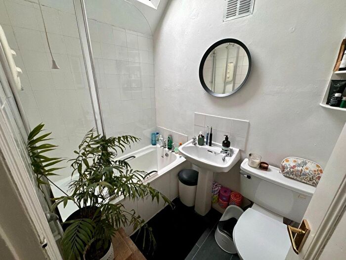 2 Bedroom Detached House To Rent In Burley Lane, Menston, Ilkley, West Yorkshire, Uk, LS29