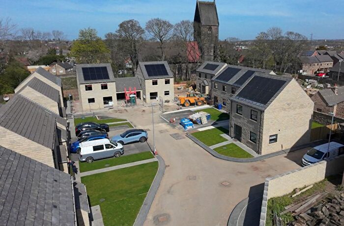 3 Bedroom Link Detached House For Sale In Spring Farm Court, Carlton, Barnsley, S71