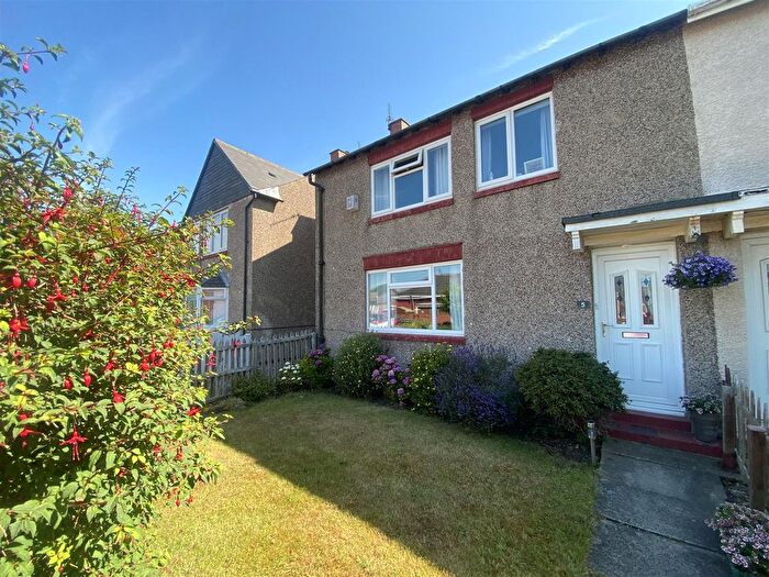 3 Bedroom Semi-detached House For Sale In Hester Gardens, New Hartley, Whitley Bay, NE25
