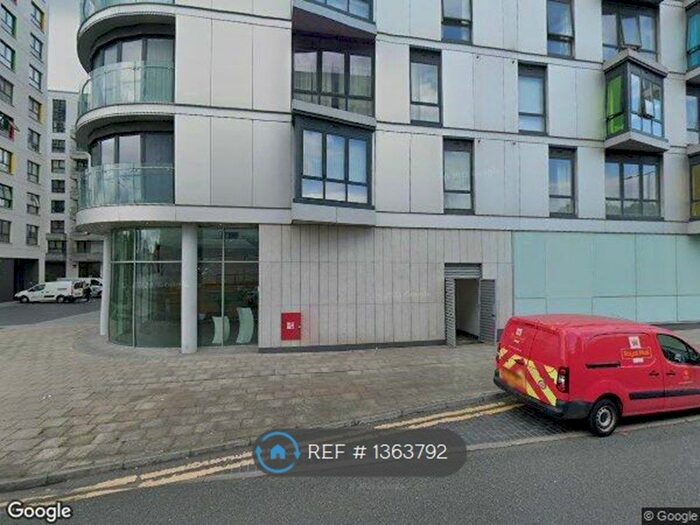 2 Bedroom Flat To Rent In Hunsaker, Reading, RG1