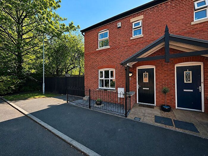 3 Bedroom Semi-Detached House For Sale In Gartmore Close, Northenden, M22