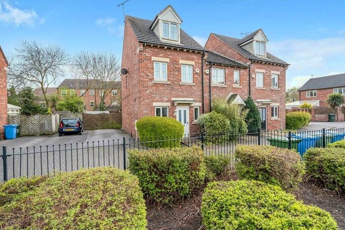 3 Bedroom House To Rent In Burleigh Court, Tuxford, Newark, Nottinghamshire, NG22