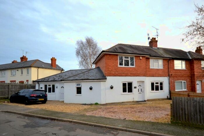 1 Bedroom Property To Rent In Queen Eleanor Road, Northampton, NN4