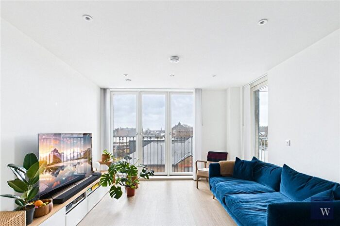 1 Bedroom Flat To Rent In Herne Hill Road, London, SE24