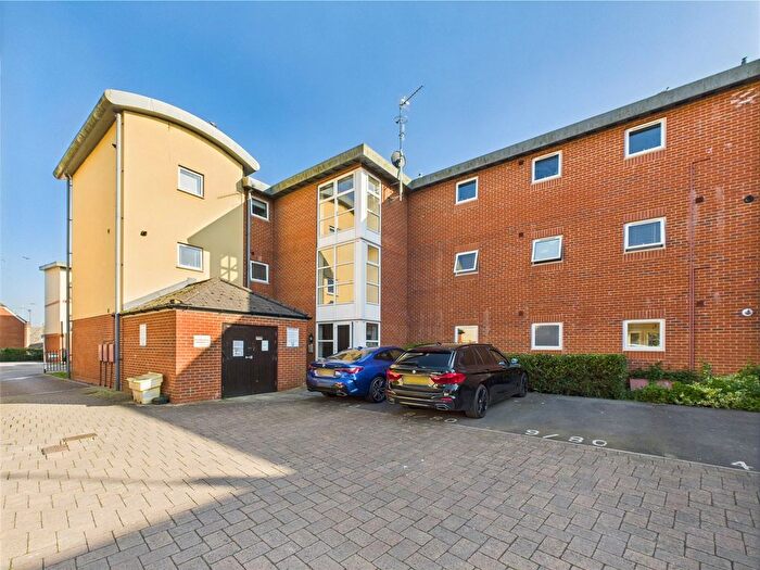 2 Bedroom Flat For Sale In Longhorn Avenue, Gloucester, Gloucestershire, GL1