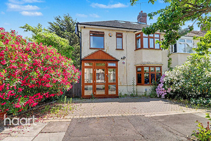 3 Bedroom End Of Terrace House For Sale In Warren Road, Barkingside, IG6