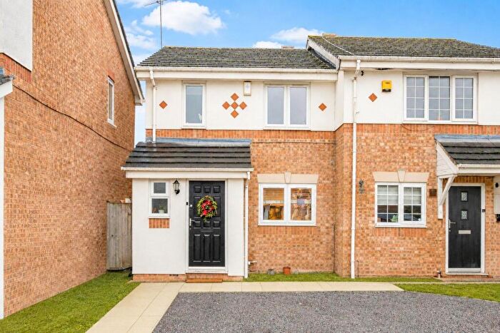 3 Bedroom Semi Detached House To Rent In Aylesham Close, Mill Hill, NW7