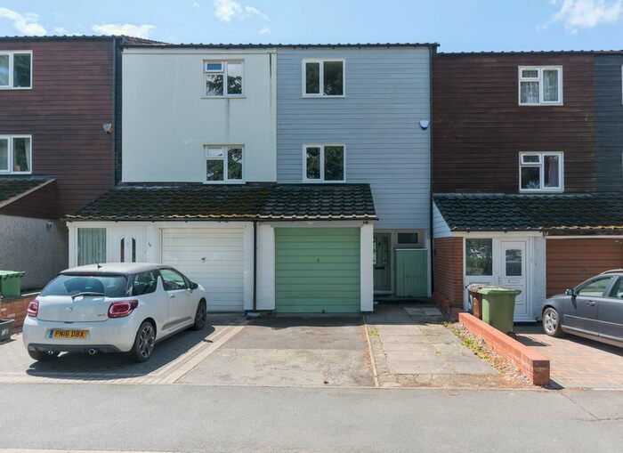 4 Bedroom Town House To Rent In Derby Drive, Birmingham, B37