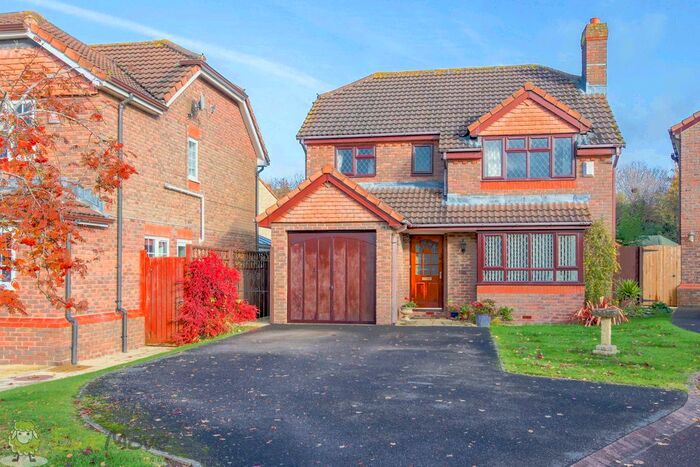 4 Bedroom Detached House To Rent In Yarlington Close, Bishops Cleeve, Cheltenham, GL52