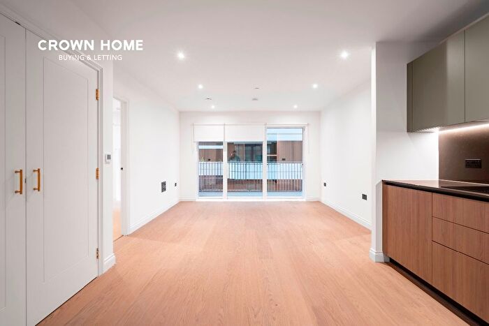 2 Bedroom Flat To Rent In Chelsea Botanica, Imperial Wharf, SW6