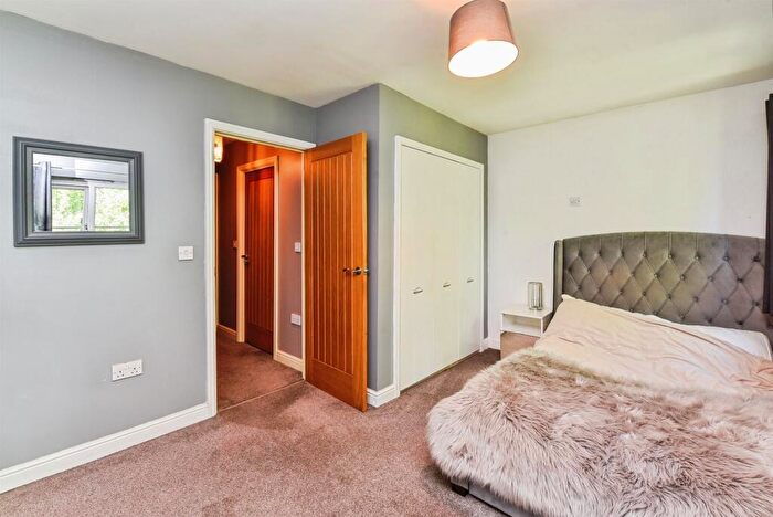 5 Bedroom End Of Terrace House For Sale In Middlefield Road, Chippenham, SN14