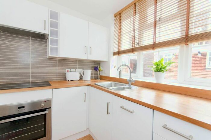 1 Bedroom Flat To Rent In Fitzneal Street, East Acton, London, W12