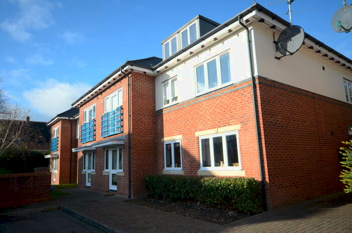 2 Bedroom Apartment To Rent In Hare Warren Court, Emmer Green, RG4