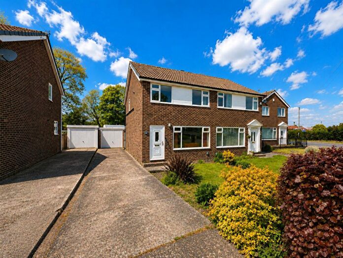 3 Bedroom Semi Detached House For Sale In Cheltenham Road, Wrose, Bradford, BD2