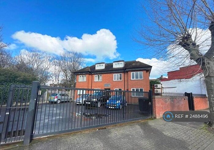 2 Bedroom Flat To Rent In Station Parade, London, NW2