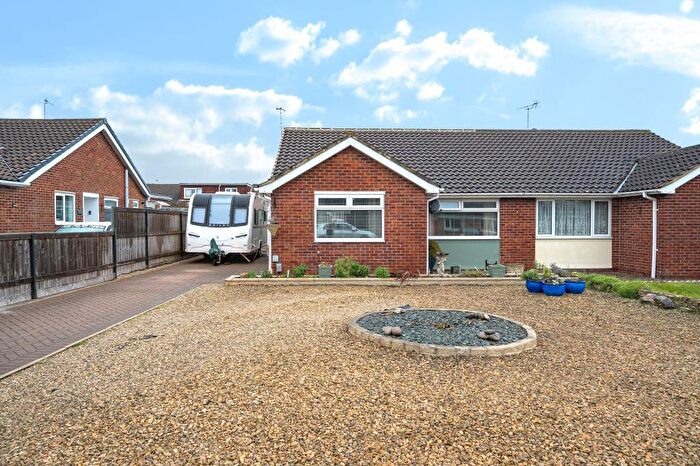 3 Bedroom Semi-Detached Bungalow For Sale In Hadrians Close, Stratton St Margaret, Swindon, SN3