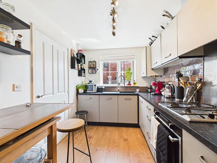 2 Bedroom End Of Terrace House For Sale In Woldcarr Road, Hull, HU3