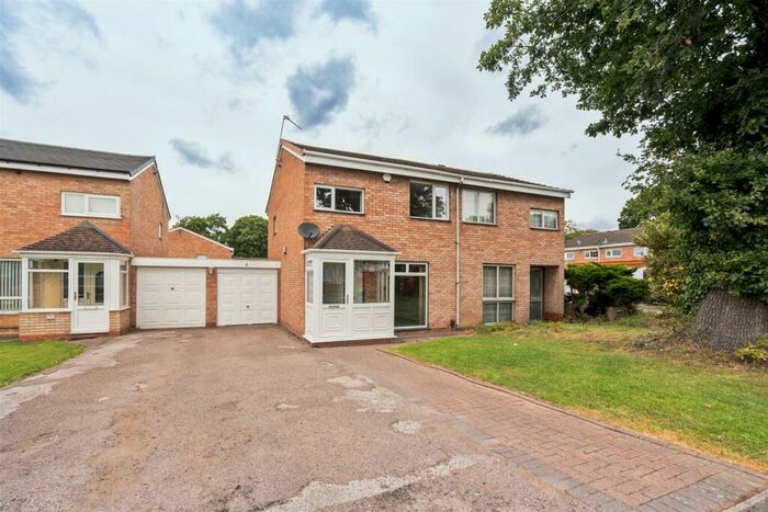 3 Bedroom Semi-Detached House To Rent In Liverpool Croft, Birmingham, B37